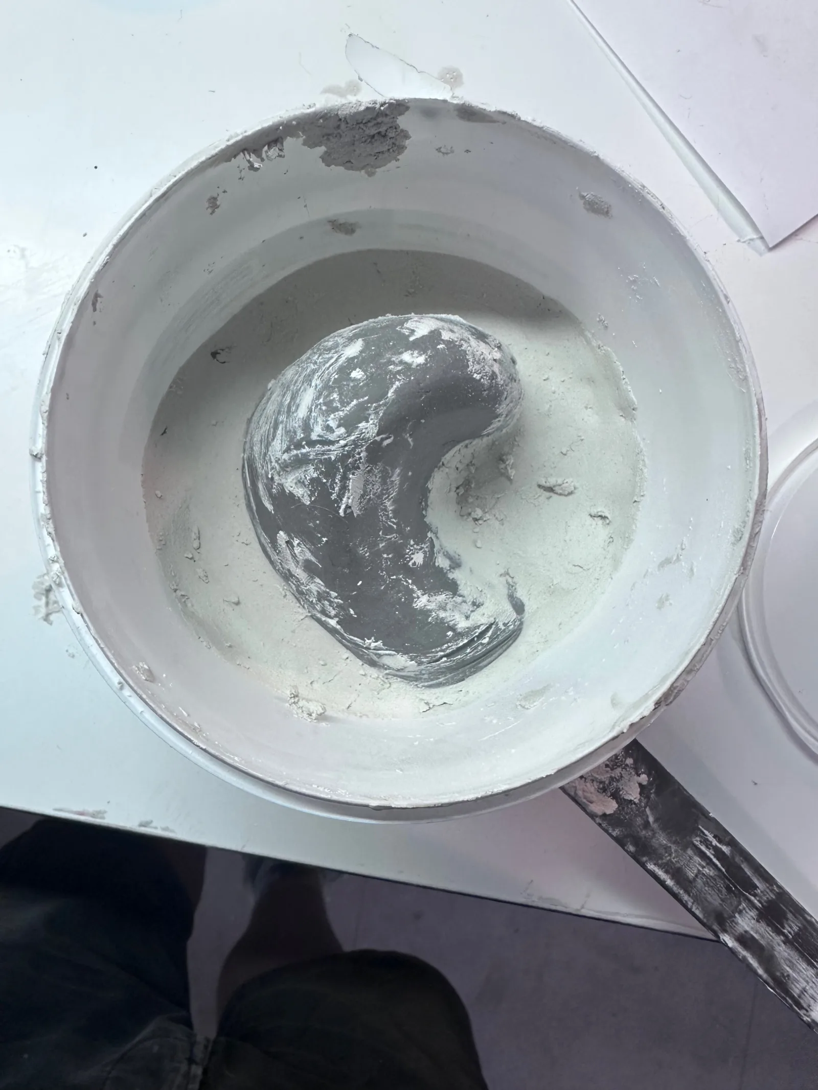 Mortel aanmaken voor de eerste afgietsels.